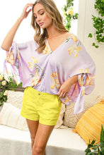 V-Neck Kimono Sleeve With Tie Floral Printed Top VT81312E