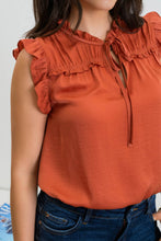 RUFFLE COLLARED FRONT TIE SLEEVELESS TOP