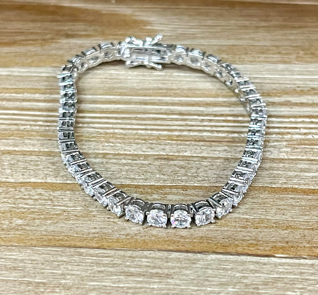 Silver and Accessories Silver Rhinestone Clasp Bracelet