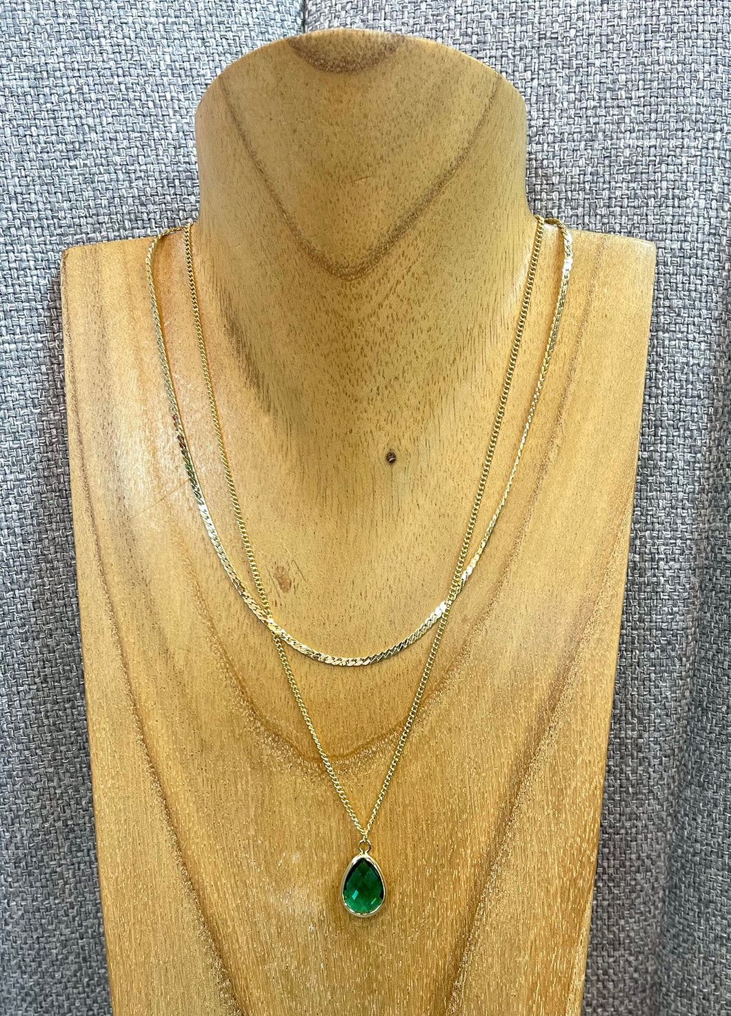 Kenze Panne Double-Layered Gold Necklace with Emerald Green Crystal
